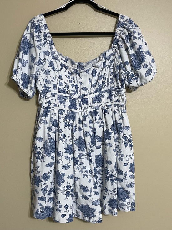 Peach Love California Pants - Peach Love denim floral twill romper blue white cotton size large
